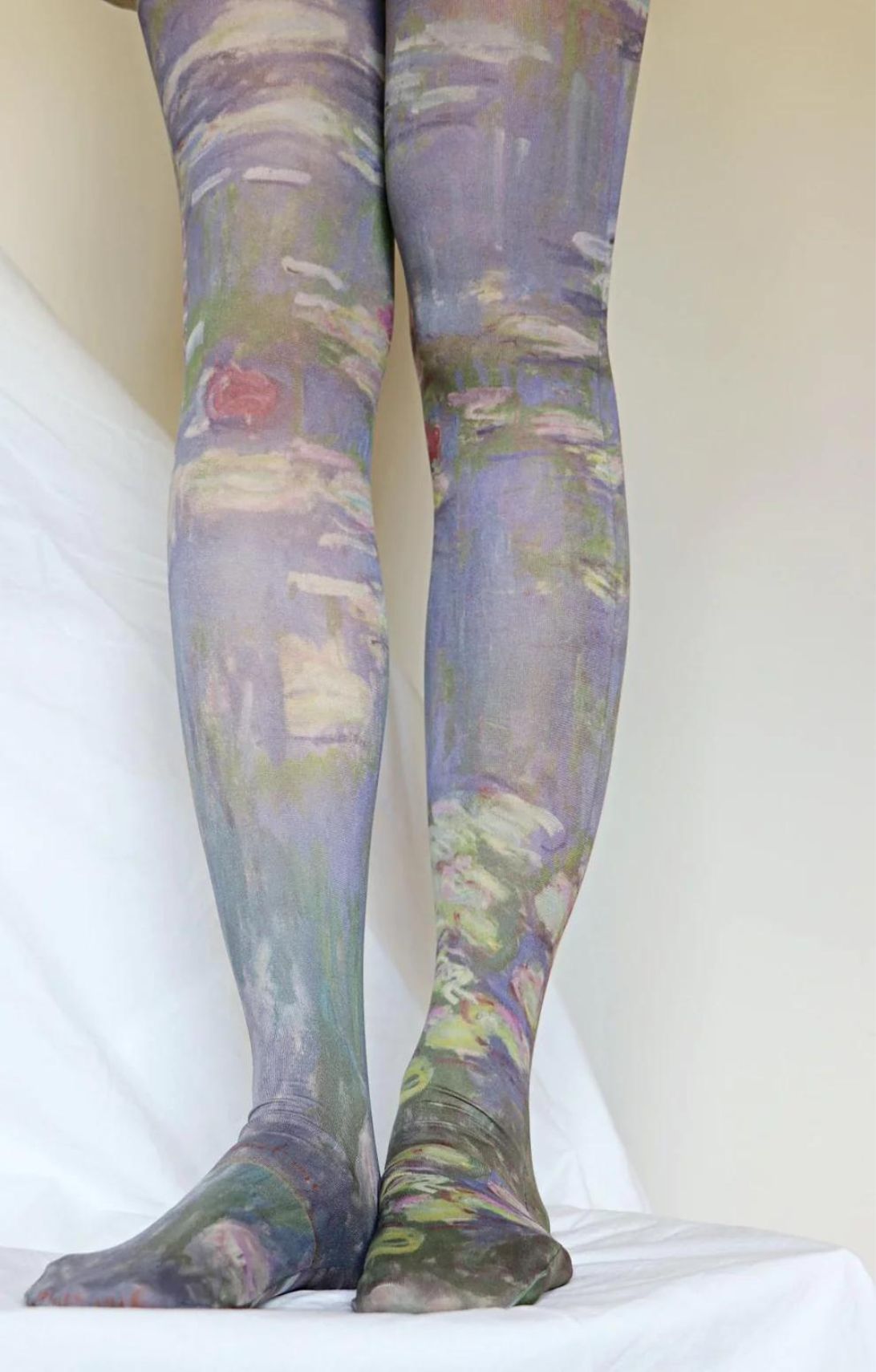 http://tabbisocks.com/cdn/shop/products/Tights-Tabbisocks-Claude-Monet-Collection-Water-Lilies.jpg?v=1692418062