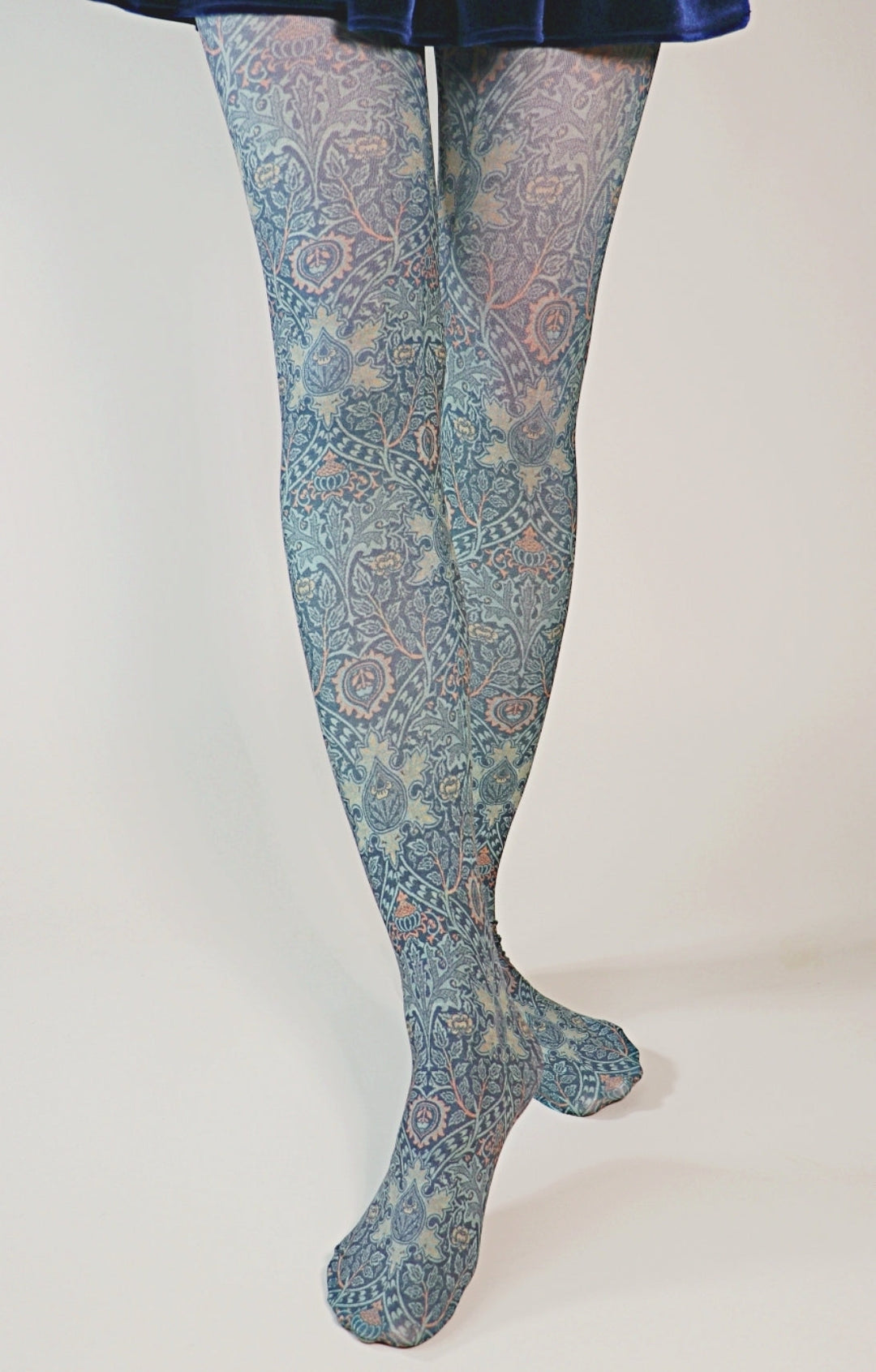 Tights called Ispahan from the William Morris collection of the TABBISOCKS brand, the overall color is an antique-ish green