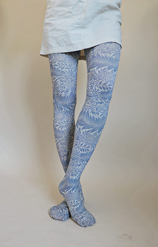 Tights called Navy Larkspur from the William Morris collection of the TABBISOCKS brand, the overall color is an antique-ish blue